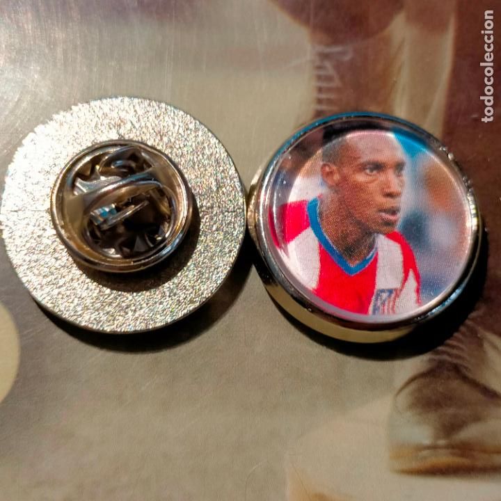 Pins de cole&ccedil;&atilde;o: pin redondo metal - f&uacute;tbol equipo club Atl&eacute;tico de Madrid JUGADOR