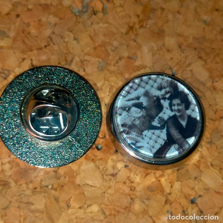 Pins de cole&ccedil;&atilde;o: PIN REDONDO METAL - DESNUDOS ESCENA EROTICA EROTISMO