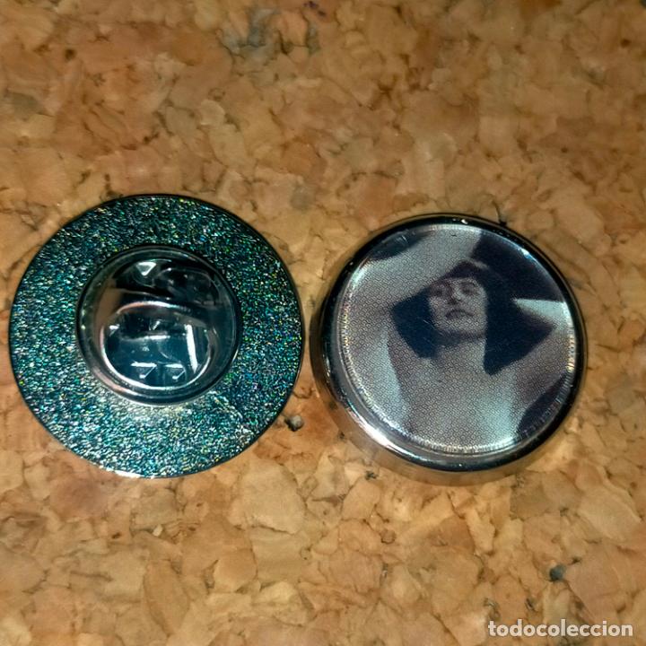 Pins de cole&ccedil;&atilde;o: PIN REDONDO METAL - DESNUDOS ESCENA EROTICA EROTISMO