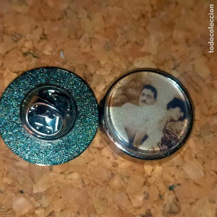 Collection pins: PIN REDONDO METAL - DESNUDOS ESCENA EROTICA EROTISMO
