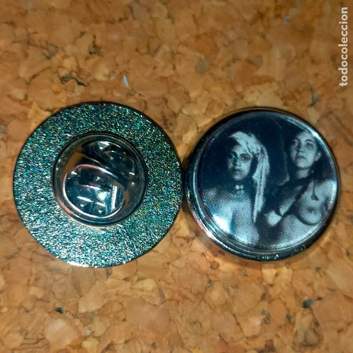 Pins de cole&ccedil;&atilde;o: PIN REDONDO METAL - DESNUDOS ESCENA EROTICA EROTISMO