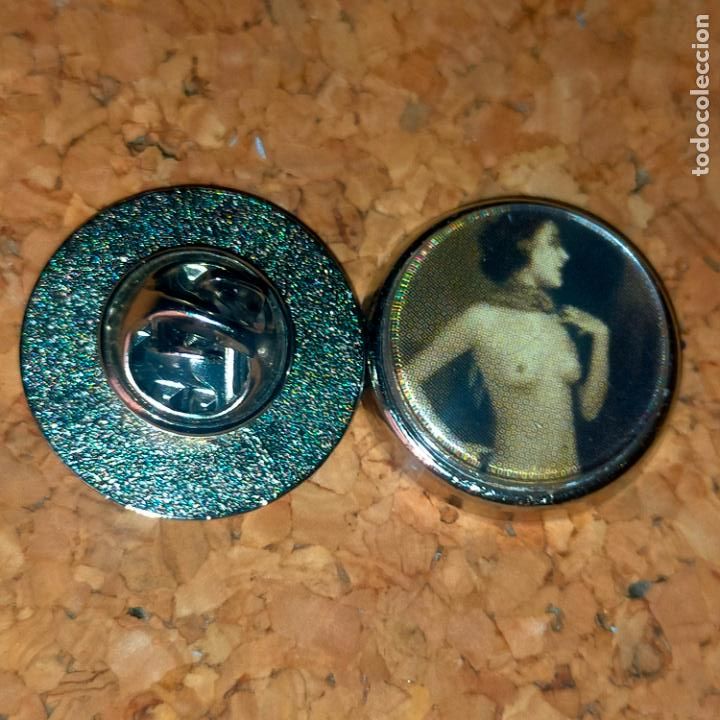 Sammlung von Pins: PIN REDONDO METAL - DESNUDOS ESCENA EROTICA EROTISMO