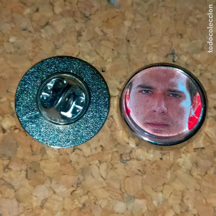 Sammlung von Pins: pin redondo metal - f&uacute;tbol equipo club NUMANCIA DE SORIA - JUGADOR