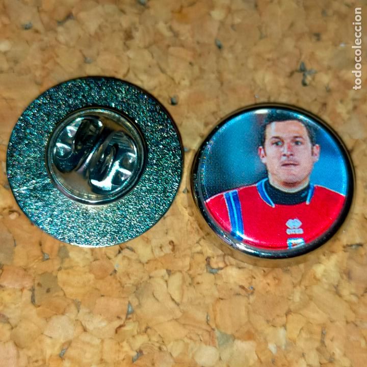 Pins de cole&ccedil;&atilde;o: pin redondo metal - f&uacute;tbol equipo club NUMANCIA DE SORIA - JUGADOR