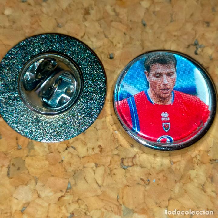 Pins de cole&ccedil;&atilde;o: pin redondo metal - f&uacute;tbol equipo club NUMANCIA DE SORIA - JUGADOR