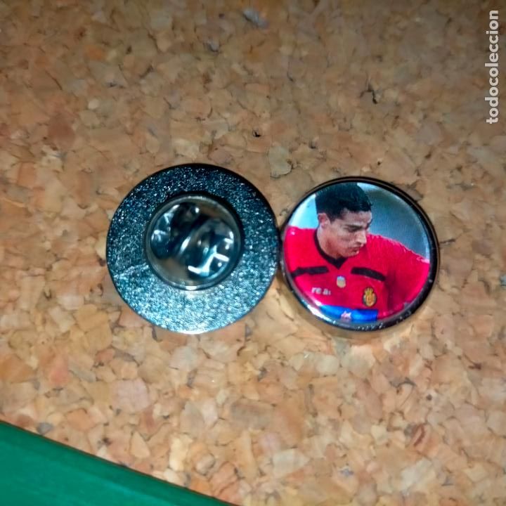 Pins de cole&ccedil;&atilde;o: pin redondo metal - f&uacute;tbol equipo club real mallorca - JUGADOR