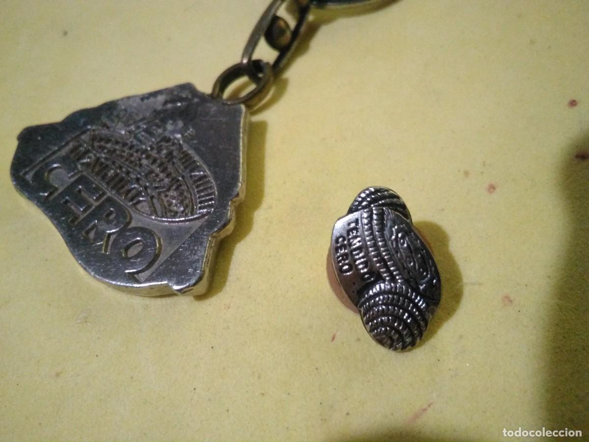 Pins de colecci&oacute;n: LLavero y pin montera, del programa Tendido Cero ( a&ntilde;o 90 )