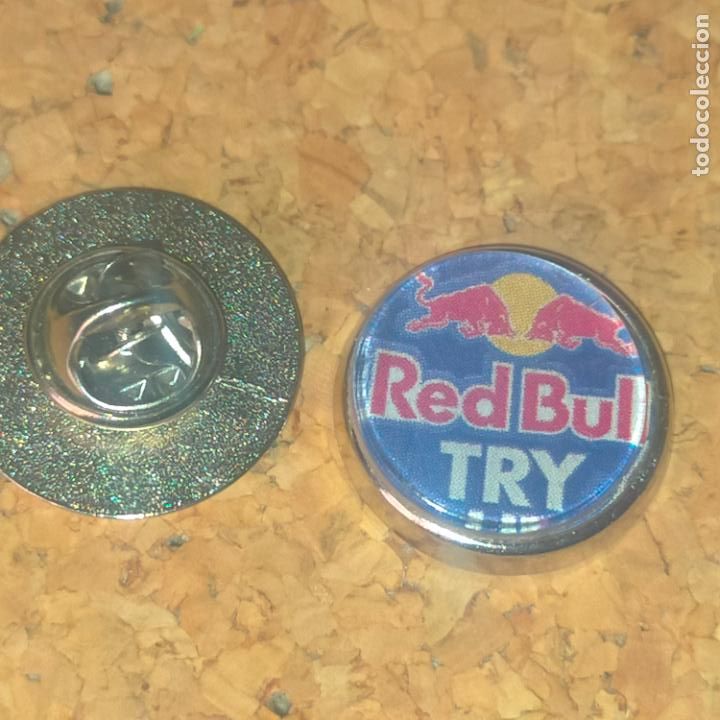 Sammlung von Pins: pin redondo metal - bebida energetica red bull