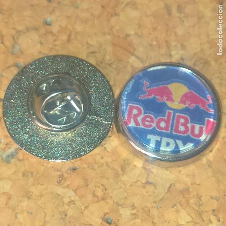 Pins de cole&ccedil;&atilde;o: pin redondo metal - bebida energetica red bull
