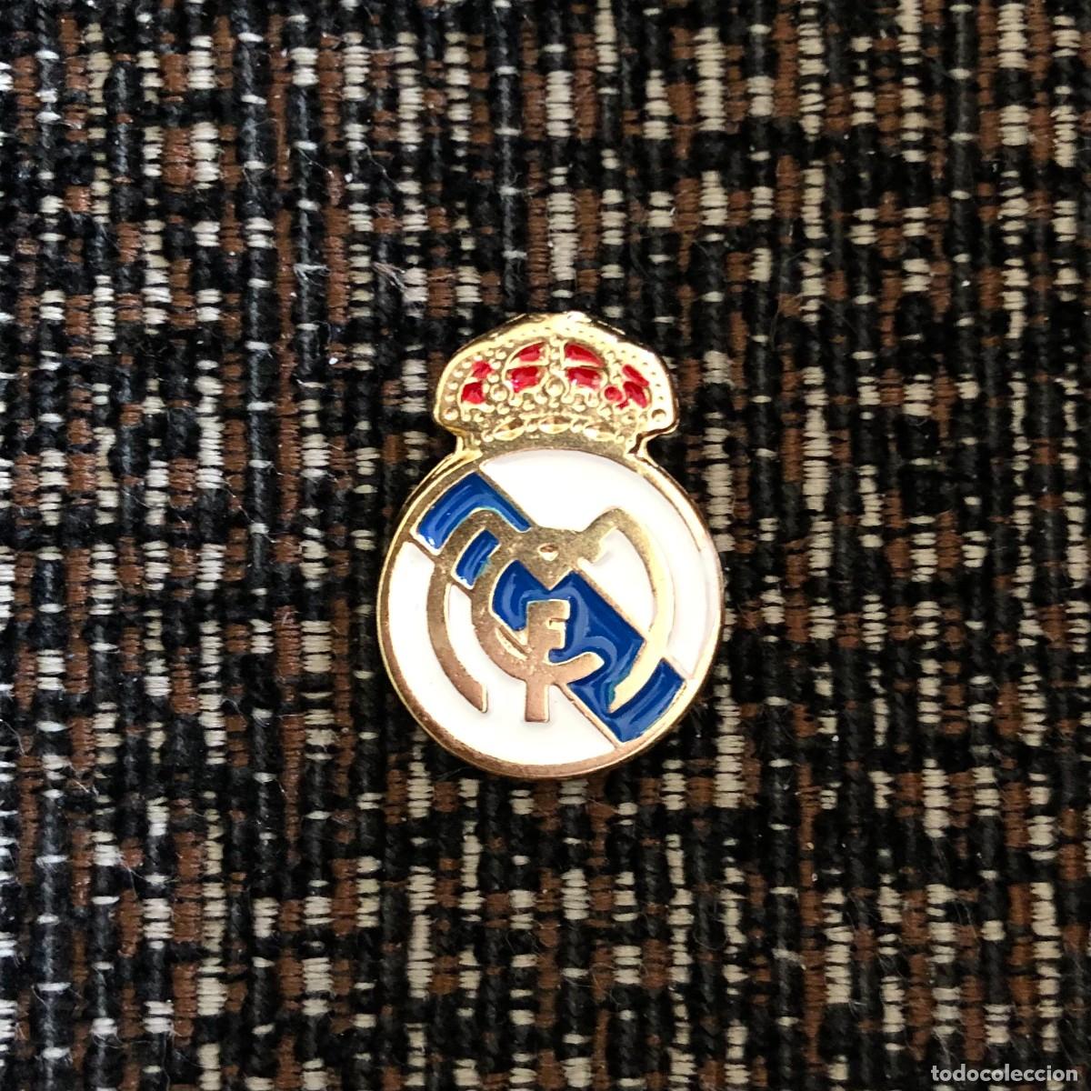 Pins de colecci&oacute;n: PIN METALICO ESMALTADO CIERRE AGUJA REAL MADRID , NUEVO Y SIN USO, 2 CENTIMETROS ALTURA APROX.