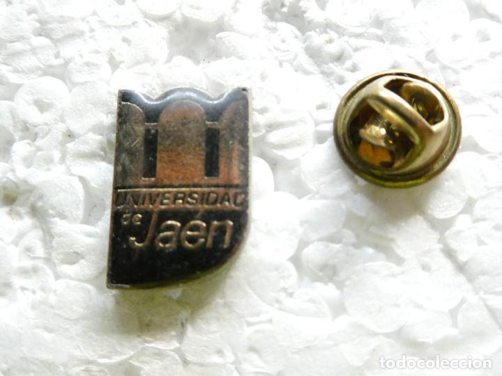 Pin's de collection: PIN DE UNIVERSIDADES COLEGIOS. UNIVERSIDAD DE JAEN