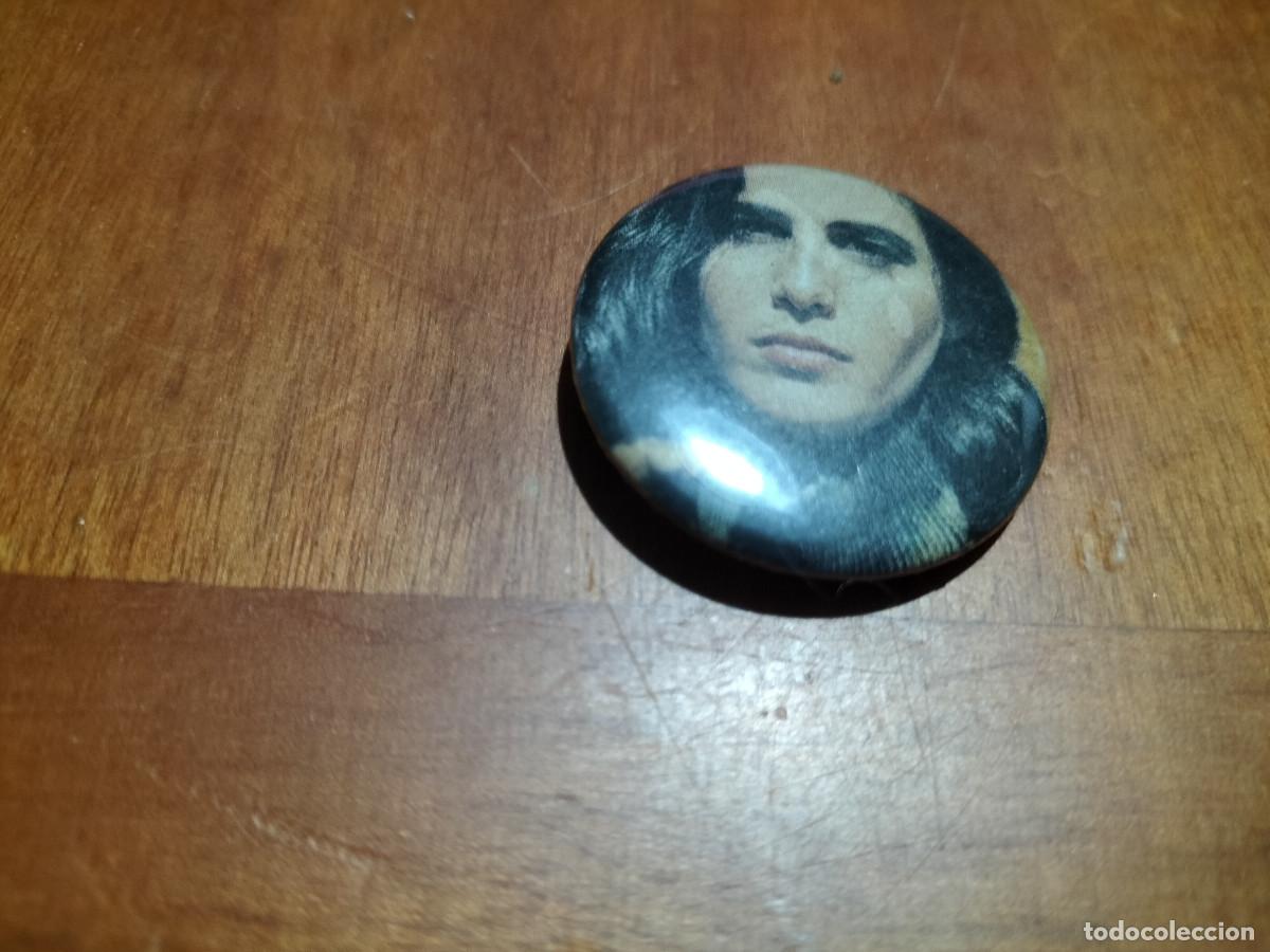 Pins de colecci&oacute;n: HOONINE. M&Uacute;SICA. CHAPAS. PIN. 0,31 MM. DETR&Aacute;S MET&Aacute;LICA. SIN USO. DIFICIL