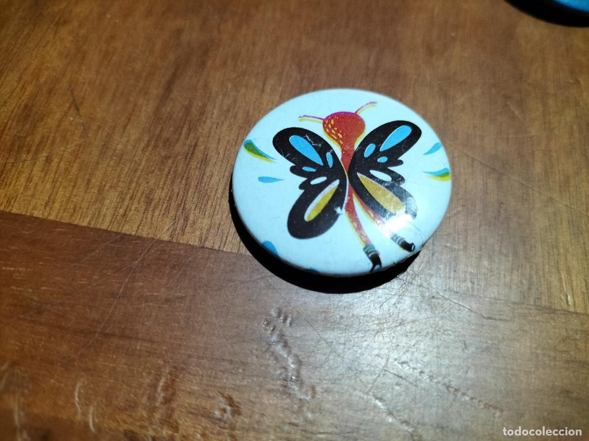 Sammlung von Pins: MARIPOSA COLORES KAWAII CHAPAS. PIN. 0,31 MM. DETR&Aacute;S MET&Aacute;LICA. SIN USO. DIFICIL