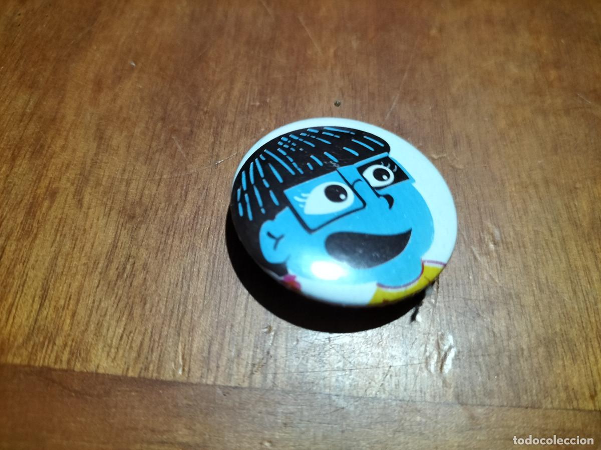 Pins de colecci&oacute;n: CHICA CARA AZUL KAWAII CHAPAS. PIN. 0,31 MM. DETR&Aacute;S MET&Aacute;LICA. SIN USO. DIFICIL