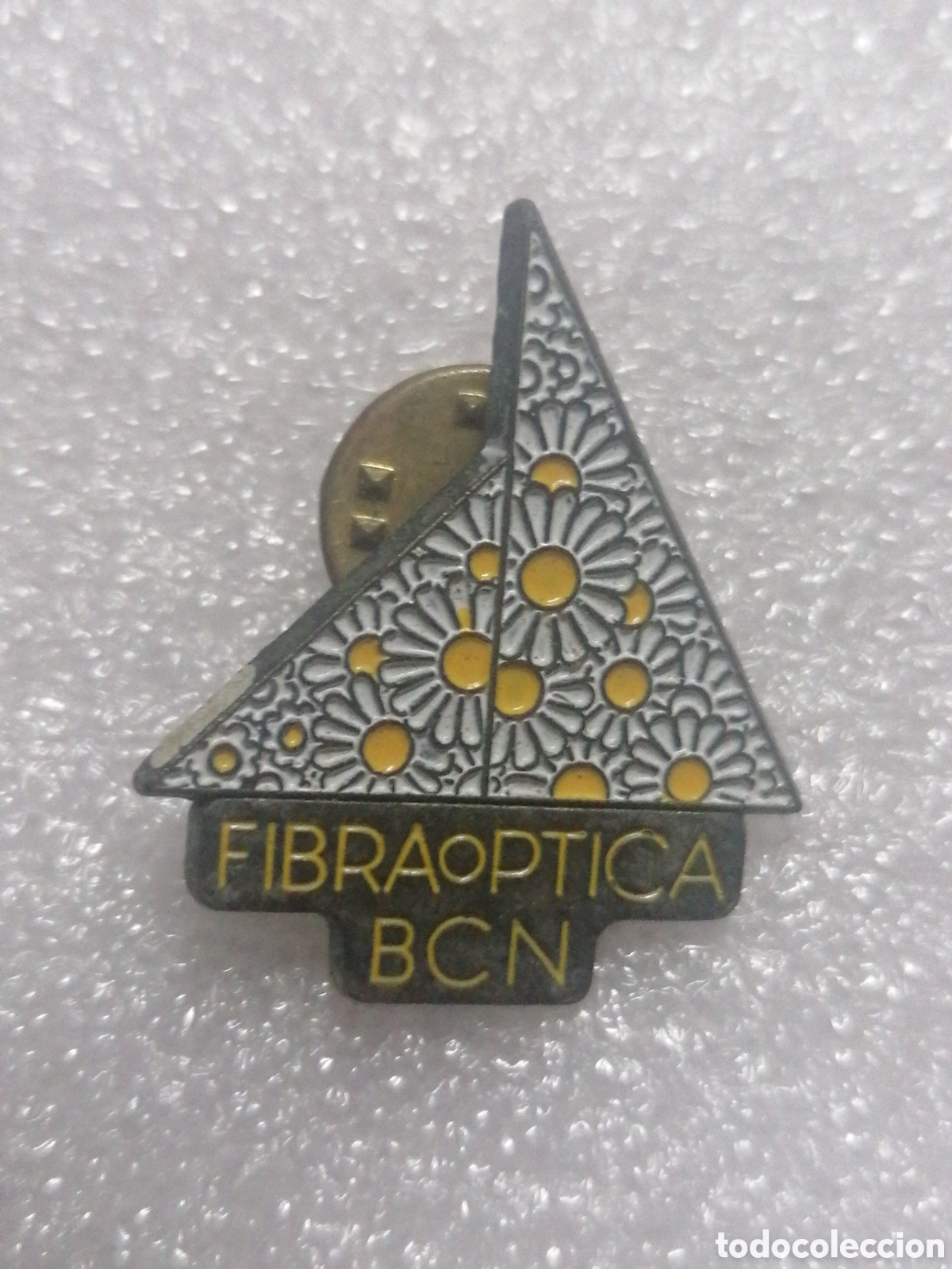 Collection pins: PIN disco fibra&oacute;ptica Barcelona