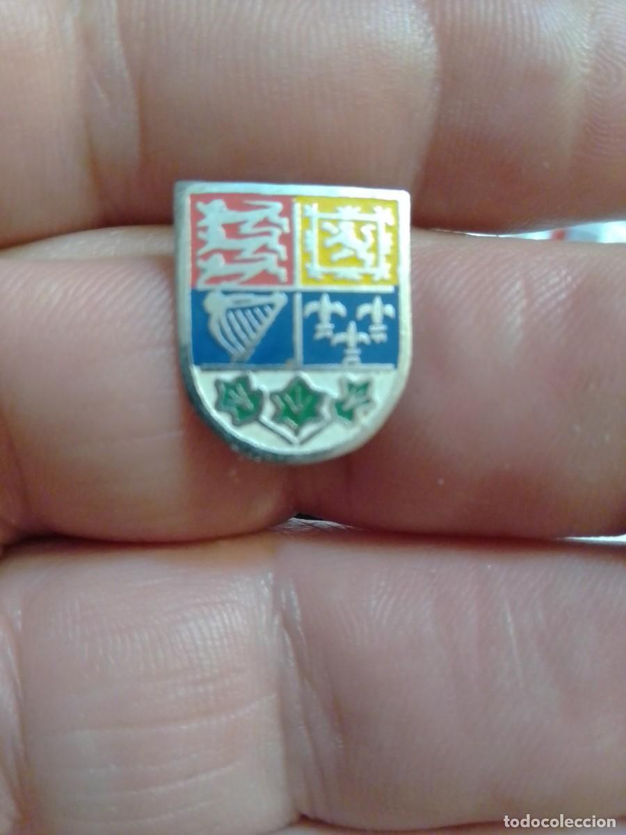 Pins de colecci&oacute;n: INSIGNIA ESCUDO HER&Aacute;LDICO CANADA