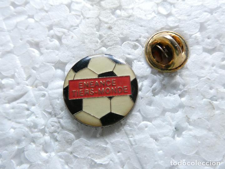 Collection pins: PIN DE DEPORTES. BAL&Oacute;N F&Uacute;TBOL ENEANCE TIERS MONDE, B&Eacute;LGICA