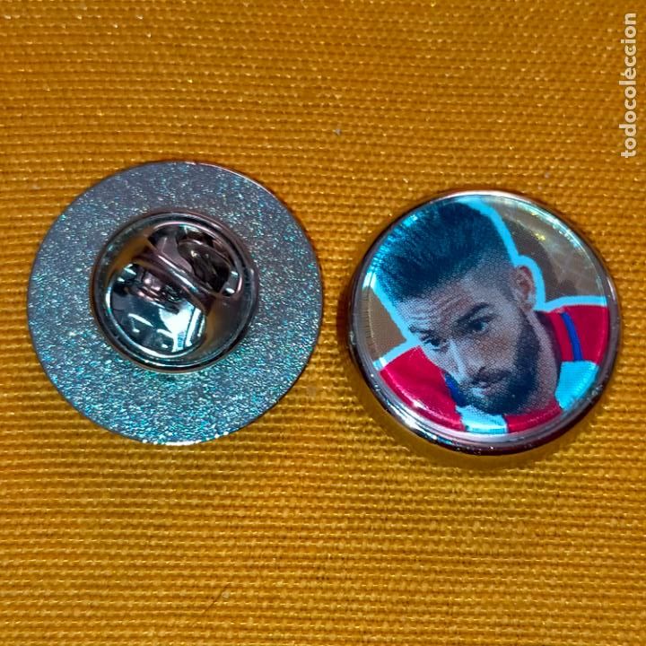 Pins e Spille di collezione: pin redondo metal - f&uacute;tbol equipo club Atl&eacute;tico de Madrid JUGADOR