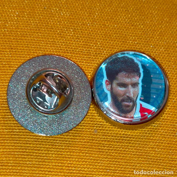 Pins e Spille di collezione: pin redondo metal - f&uacute;tbol equipo club Atl&eacute;tico de Madrid JUGADOR