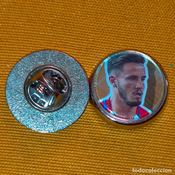Pins e Spille di collezione: pin redondo metal - f&uacute;tbol equipo club Atl&eacute;tico de Madrid JUGADOR