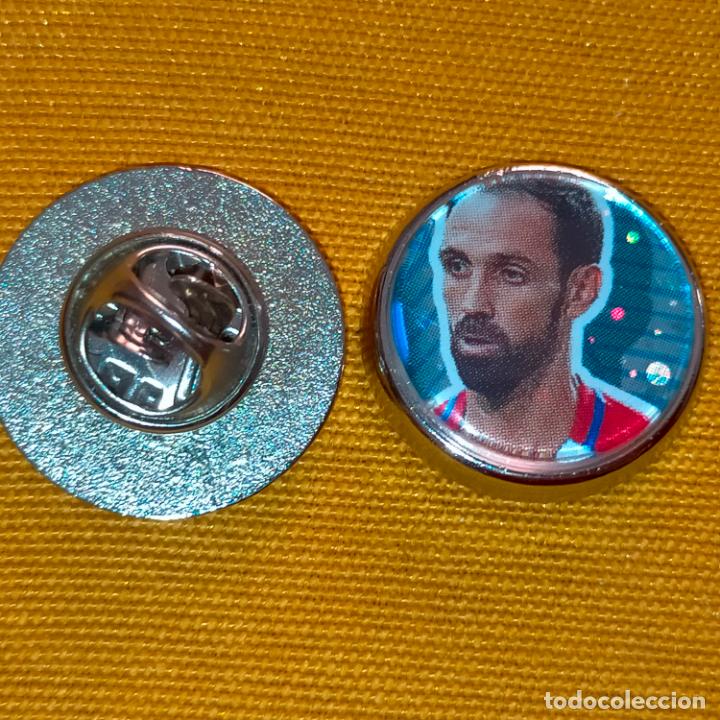 Pins e Spille di collezione: pin redondo metal - f&uacute;tbol equipo club Atl&eacute;tico de Madrid JUGADOR
