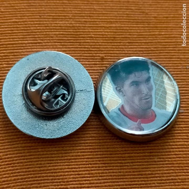 Pin's de collection: pin redondo metal - f&uacute;tbol equipo valencia JUGADOR o escudo