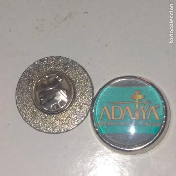 Pins de cole&ccedil;&atilde;o: pin redondo metal - publicidad tabaco adalya para pipas y cachimbas -