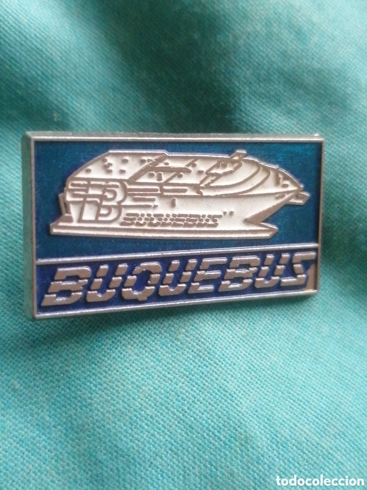 Collection pins: Pin barco un Buqueb&uacute;s