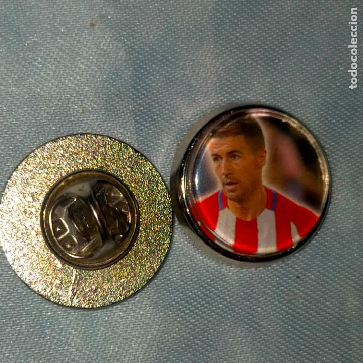 Collection pins: PIN REDONDO METAL - FUTBOL CLUB JUGADOR EQUIPO - f&uacute;tbol Atl&eacute;tico de Madrid