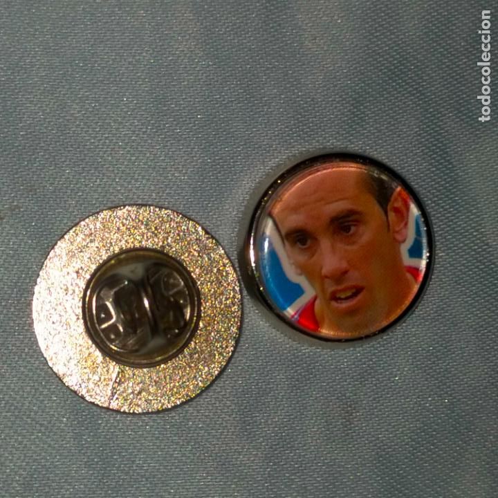 Collection pins: PIN REDONDO METAL - FUTBOL CLUB JUGADOR EQUIPO - f&uacute;tbol Atl&eacute;tico de Madrid