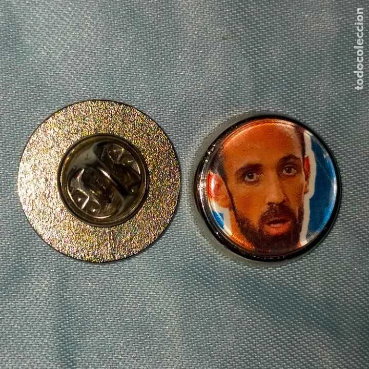 Pin's de collection: PIN REDONDO METAL - FUTBOL CLUB JUGADOR EQUIPO - f&uacute;tbol Atl&eacute;tico de Madrid