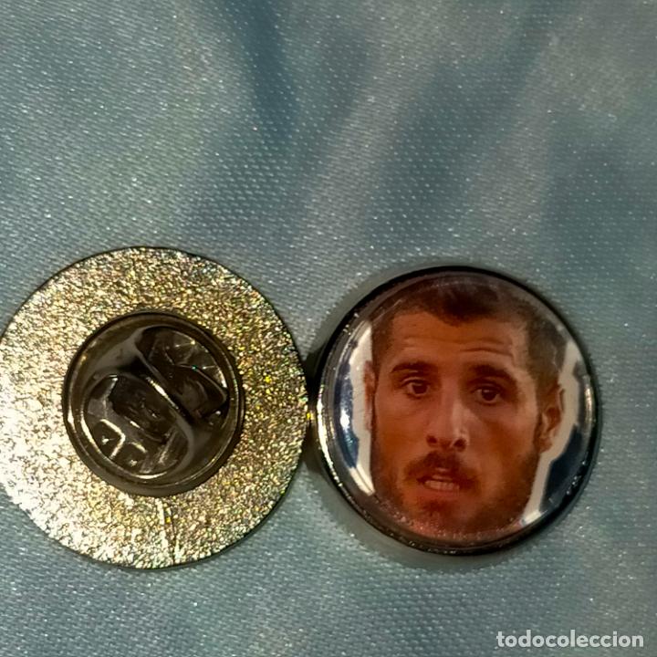 Pins de cole&ccedil;&atilde;o: PIN REDONDO METAL - FUTBOL CLUB JUGADOR EQUIPO - f&uacute;tbol deportivo Osasuna