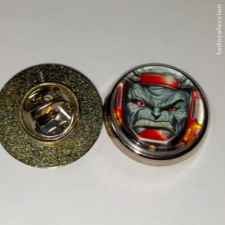 Pins de cole&ccedil;&atilde;o: PIN REDONDO METAL - FUTBOL CLUB JUGADOR EQUIPO - superh&eacute;roes Marvel Vengadores.