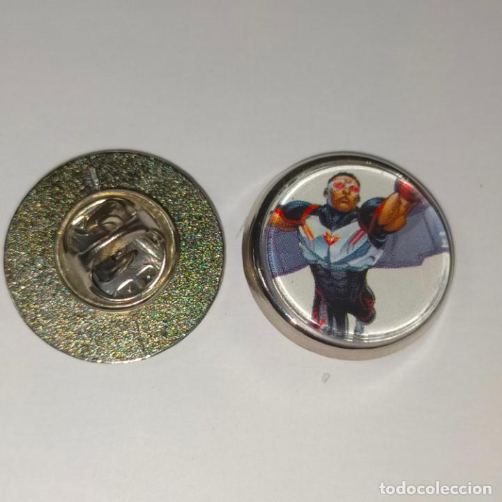 Pins de cole&ccedil;&atilde;o: PIN REDONDO METAL - FUTBOL CLUB JUGADOR EQUIPO - superh&eacute;roes Marvel Vengadores.