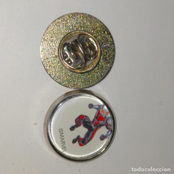 Pins de colecci&oacute;n: PIN REDONDO METAL - FUTBOL CLUB JUGADOR EQUIPO - superh&eacute;roes Marvel Vengadores.