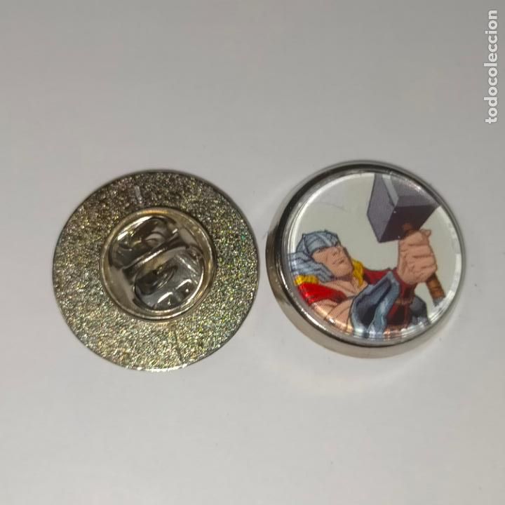 Pins de cole&ccedil;&atilde;o: PIN REDONDO METAL - FUTBOL CLUB JUGADOR EQUIPO - superh&eacute;roes Marvel Vengadores.