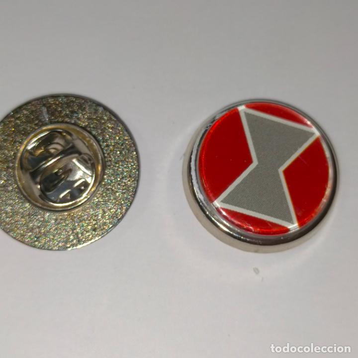 Pins de colecci&oacute;n: PIN REDONDO METAL - FUTBOL CLUB JUGADOR EQUIPO - superh&eacute;roes Marvel Vengadores.