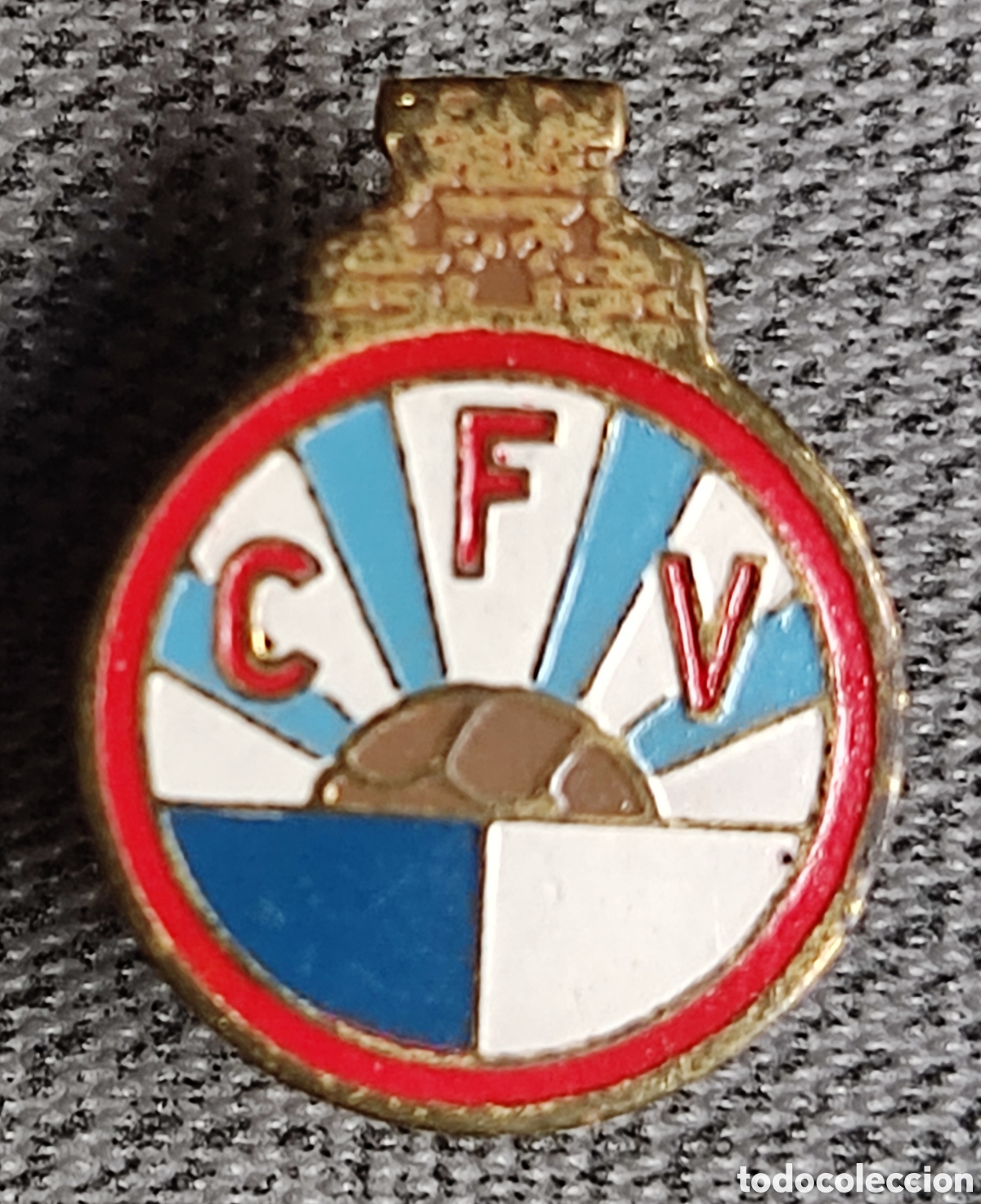 Pins de colecci&oacute;n: F&Uacute;TBOL CLUB VILANOVA INSIGNIA ESMALTADA DE AGUJA C. 1960