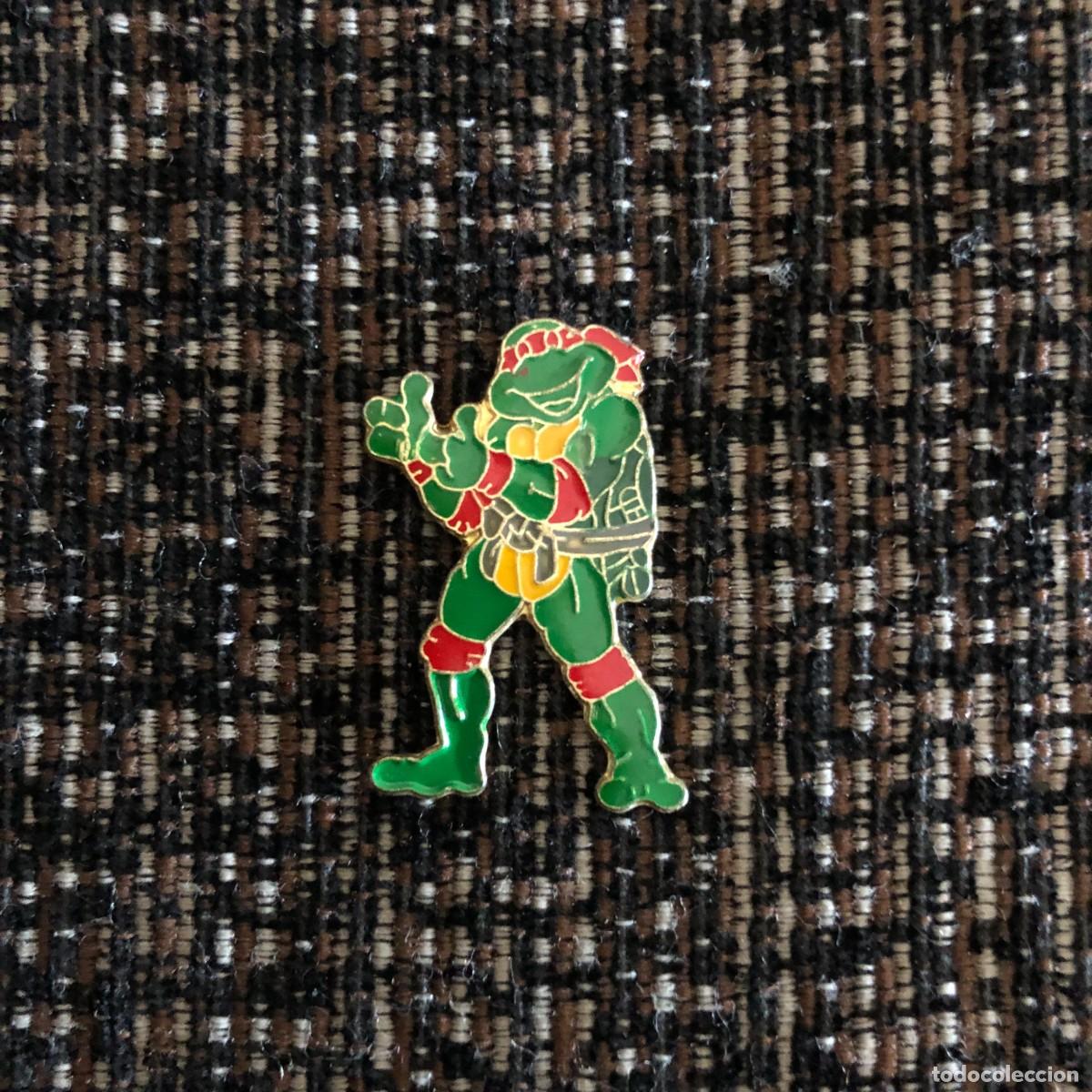 Pins e Spille di collezione: ANTIGUO PIN METALICO ESMALTADO TORTUJAS NINJA 3 CENT&Iacute;METROS ALTURA , MUY BUEN ESTADO