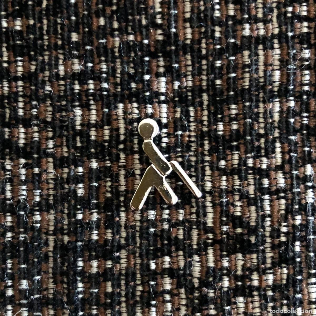 Pin's de collection: ANTIGUO PIN ONCE ORGANIZACION NACIONAL DE CIEGOS ESPA&Ntilde;OLES LOGOTIPO BASTON, CROMADO,1.5 CMS. ALTURA