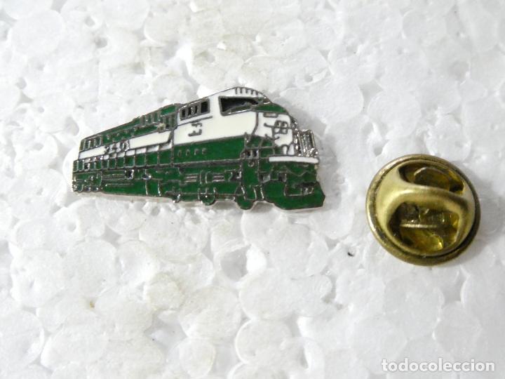 Collection pins: PIN DE TRENES FERROCARRILES. SUIZA? LOCOMOTORA 9401