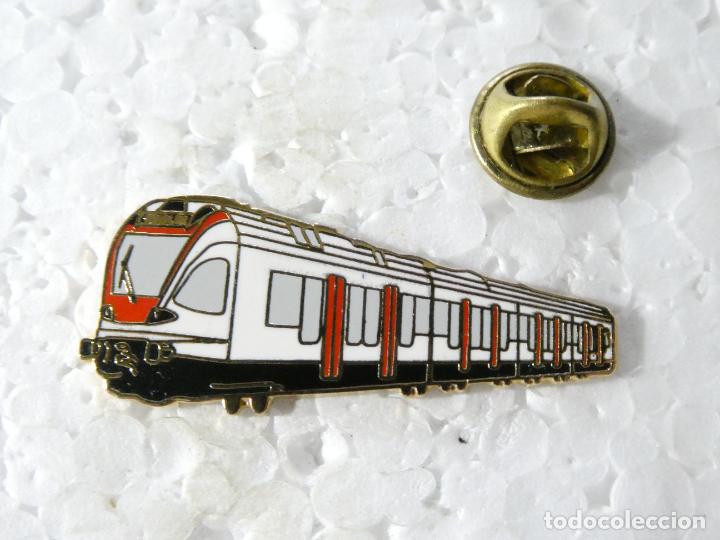 Pin's de collection: PIN DE TRENES FERROCARRILES. SUIZA. TREN LOCOMOTORA