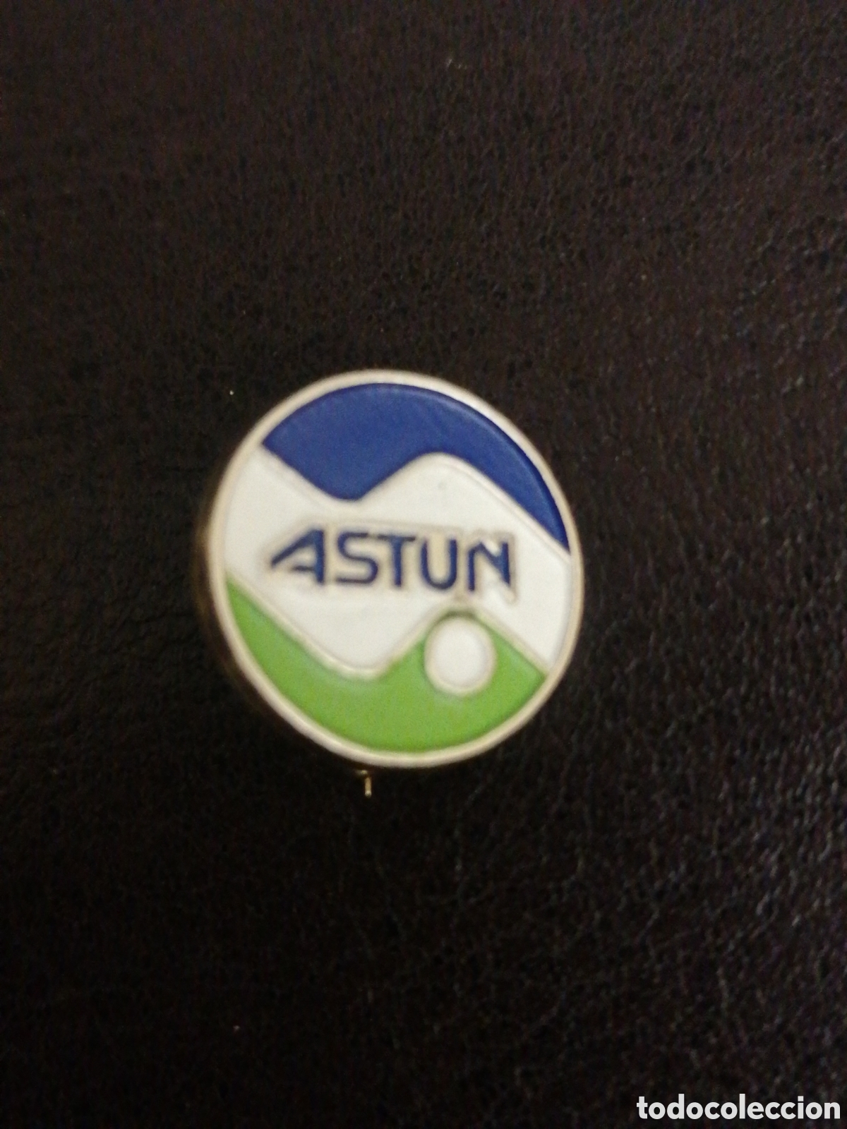 Pins de colecci&oacute;n: Pinte por insignia tipo imperdible estaci&oacute;n de esqu&iacute; Ast&uacute;n Pirineo aragon&eacute;s