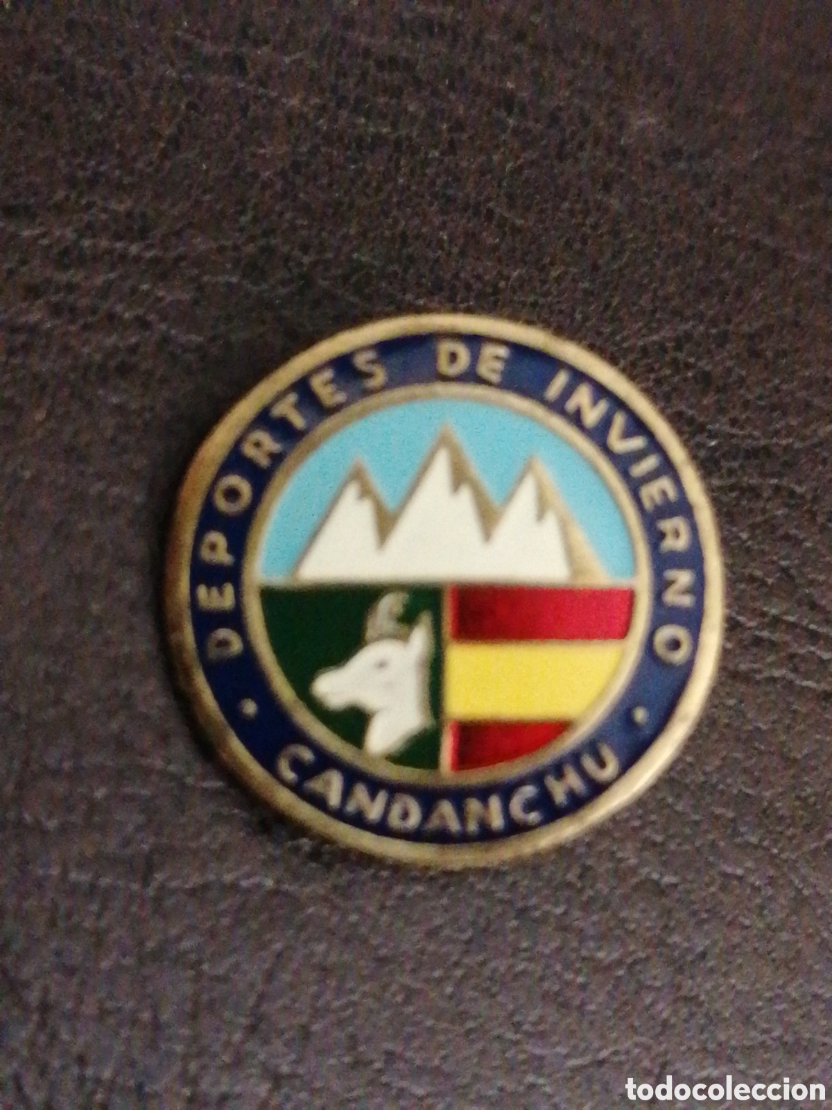 Pins de colecci&oacute;n: Pin tipo insignia tipo imperdible estaci&oacute;n de esqu&iacute; deportes de invierno Candanch&uacute; Pirineo aragon&eacute;s