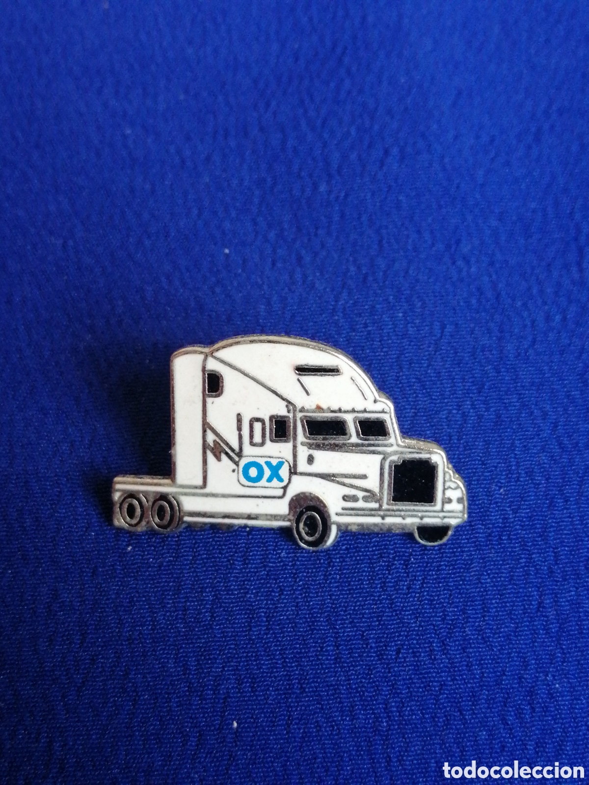 Pins e Spille di collezione: CAMI&Oacute;N OX PIN
