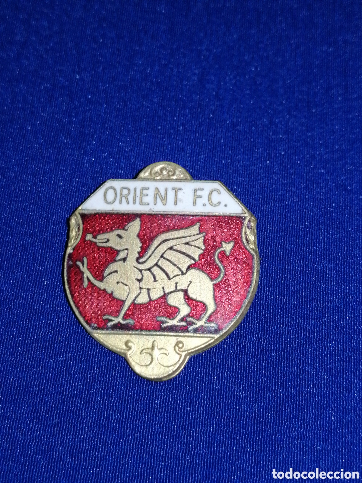 Sammlung von Pins: ORIENT F. C. INSIGNA DE ALFILER