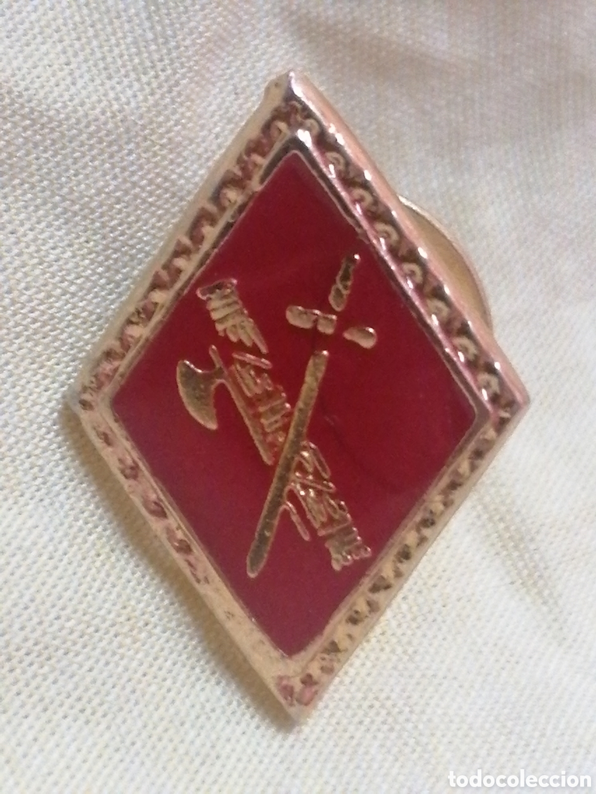 Collection pins: Pin Militar Gu&agrave;rdia Civil rombo rojo