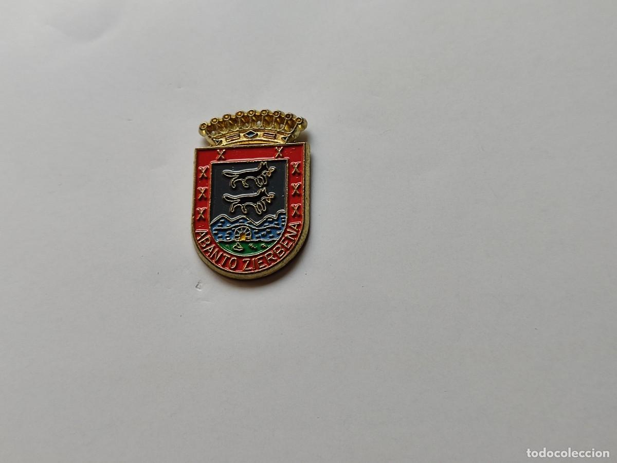 Pins de colecci&oacute;n: PIN ESCUDO HERALDICO DE ABANTO Y CIERVANA (VIZCAYA)