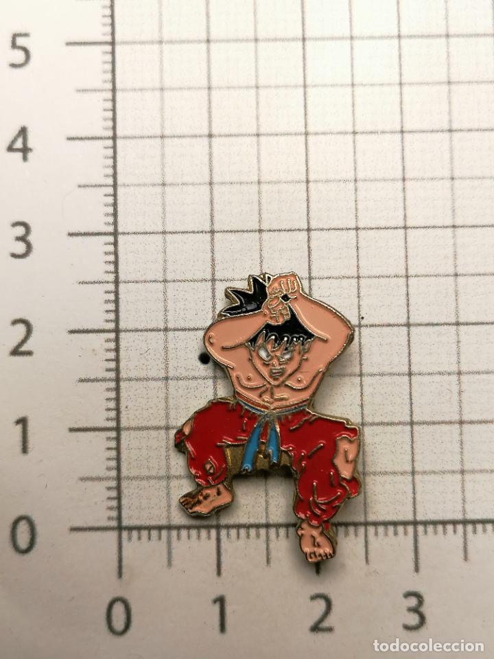 Pins de colecci&oacute;n: PIN DRAGON BALL BOLA DE DRAGON GOKU TDE