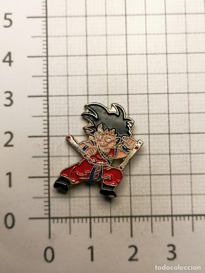 Pins de colecci&oacute;n: PIN DRAGON BALL BOLA DE DRAGON GOKU TDE